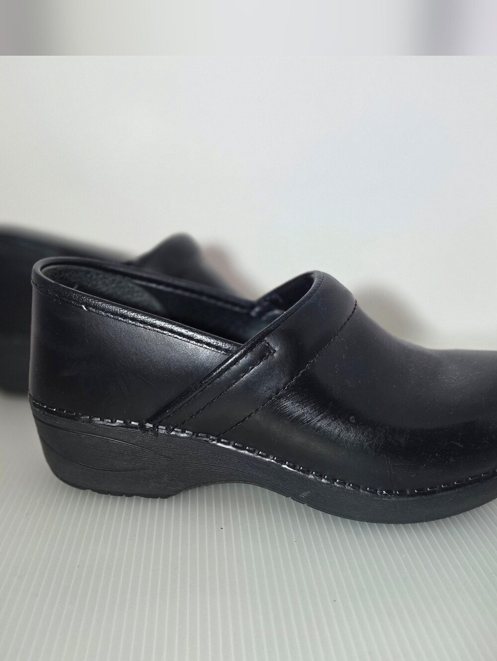 Dansko Like New Professional Classic Black Leather Slip-On Women's Clog 38